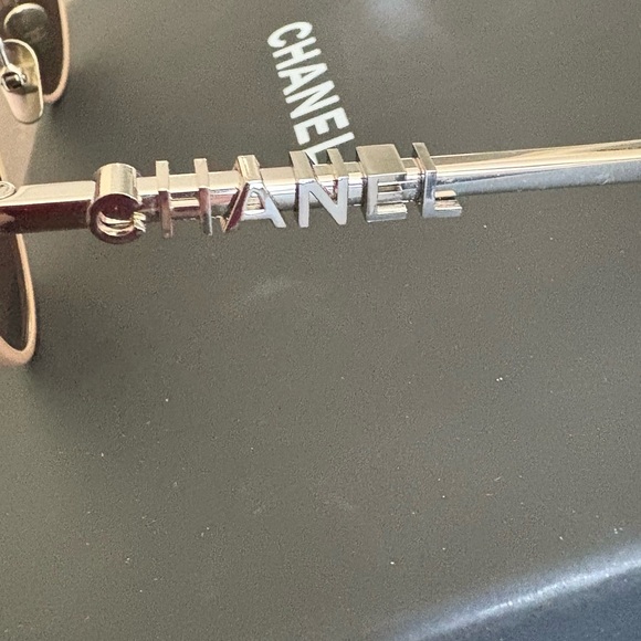 Chanel sunglasses - Picture 2 of 5